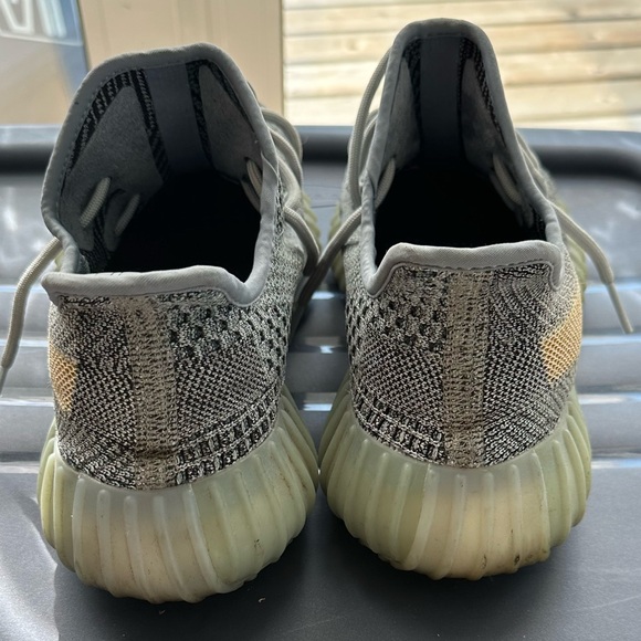 Yeezy 350 Ash Blue - Picture 2 of 4